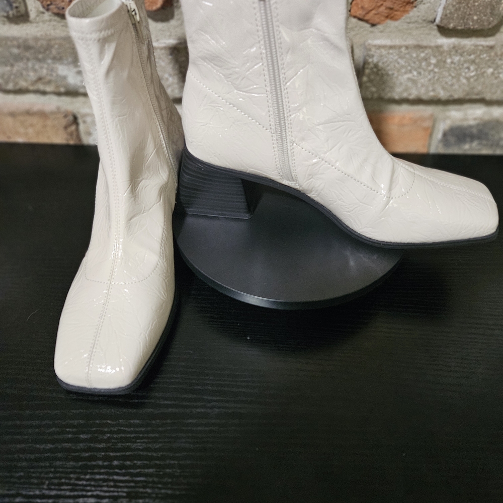 Katy Perry Collections Cream Heeled Boots - Picture 2 of 8